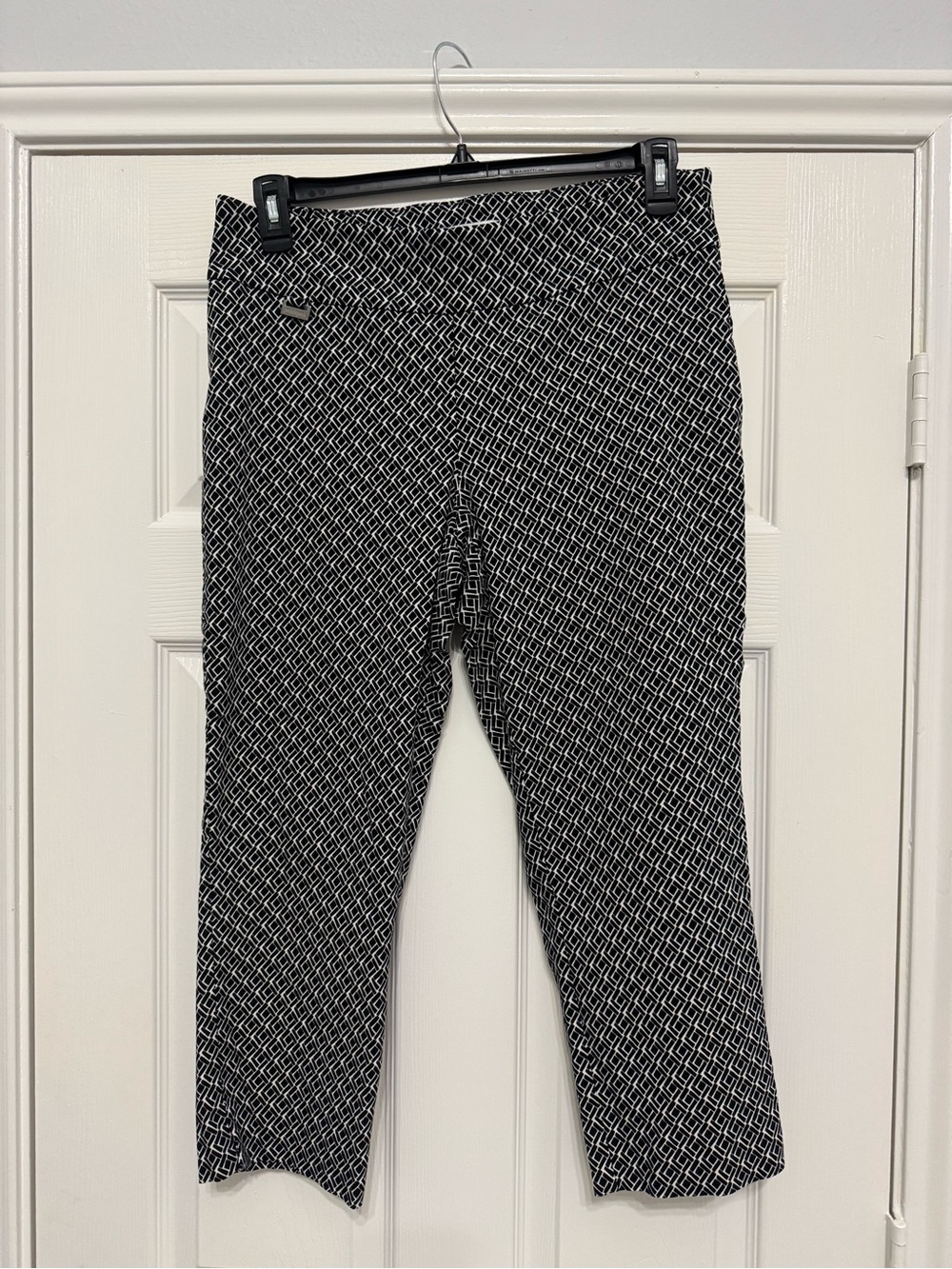 Peck & Peck Black and White Geometric Cropped pant